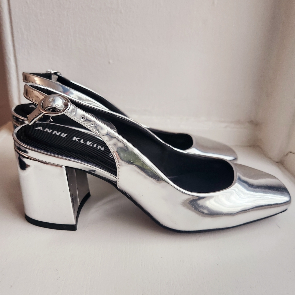 Anne Klein Silver Chrome Mirror Slingback Square Tow Mid Block Heels